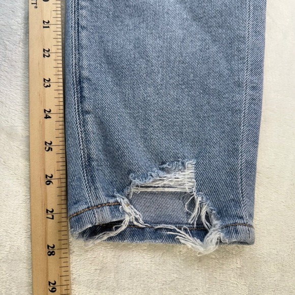 American Eagle Curvy Mom Jeans Light Wash Ripped Distressed Denim Stretch Size 2 - Picture 8 of 9